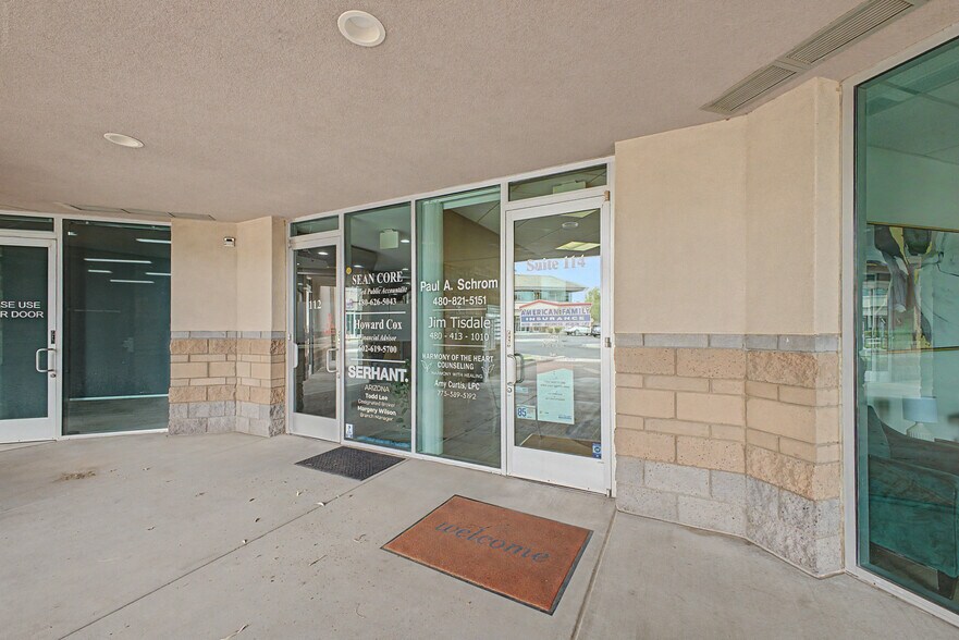 More Photos Of 565 W Chandler Blvd, Chandler Office For Lease