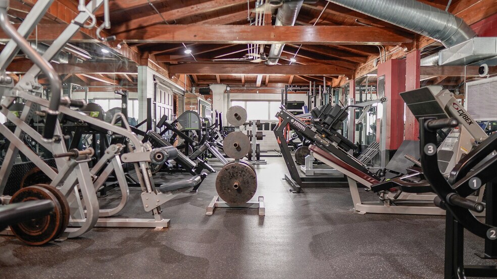 More Photos Of 3508 S Manhattan Ave, Tampa Health Club For Sale