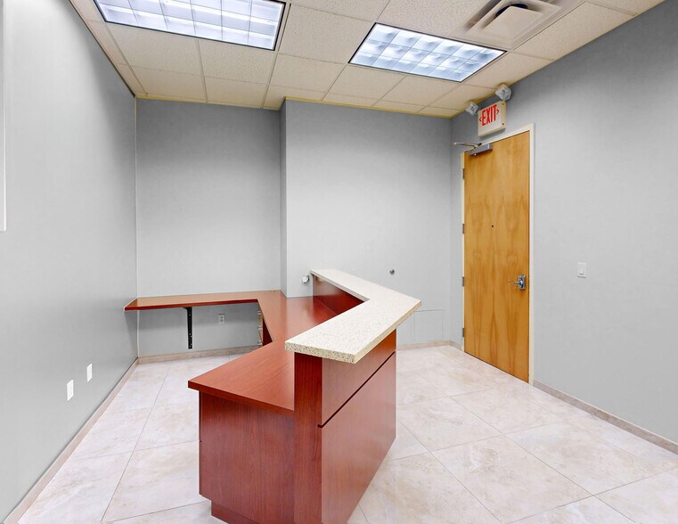 More Photos Of 6150 Metrowest Blvd, Orlando Medical For Sale