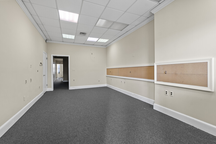 More Photos Of 28 E 25th St, Baltimore Storefront Retail Residential For Sale