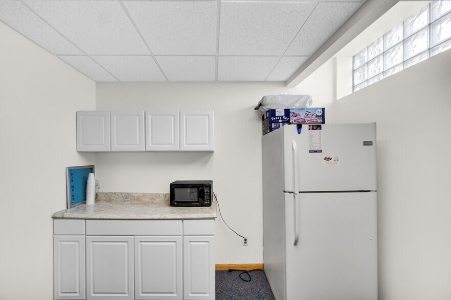 More Photos Of 7045 Calumet Ave, Hammond Light Distribution For Sale