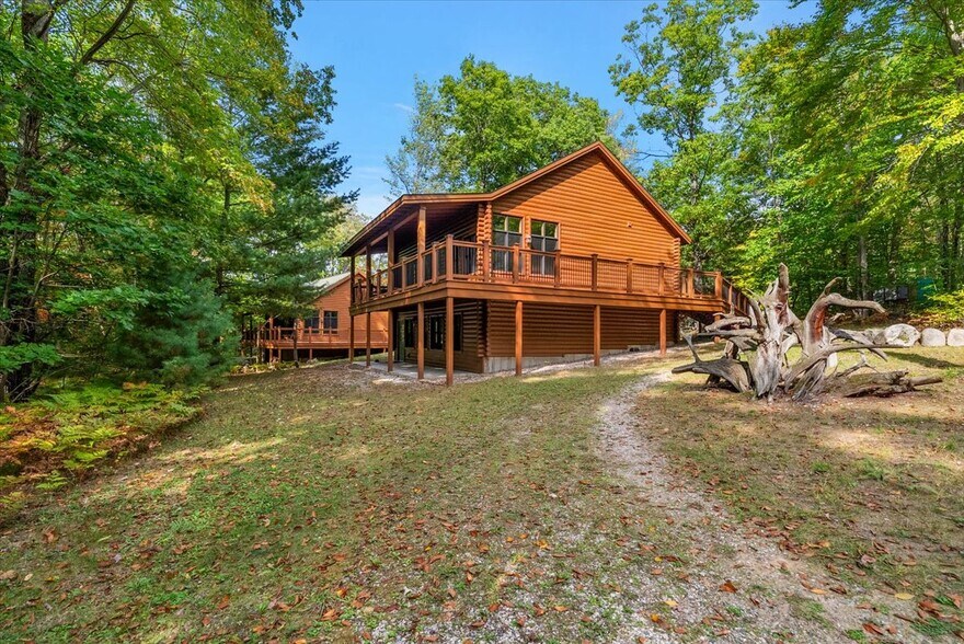 More Photos Of 3943 N Skookum Rd, Luther Hotel For Sale