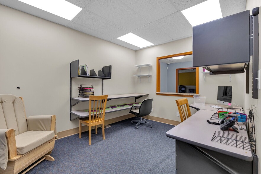 More Photos Of 10455-10499 N College Ave, Carmel Office For Sale