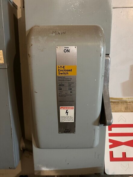 More Photos Of 22 Cleveland St, San Francisco Warehouse For Sale