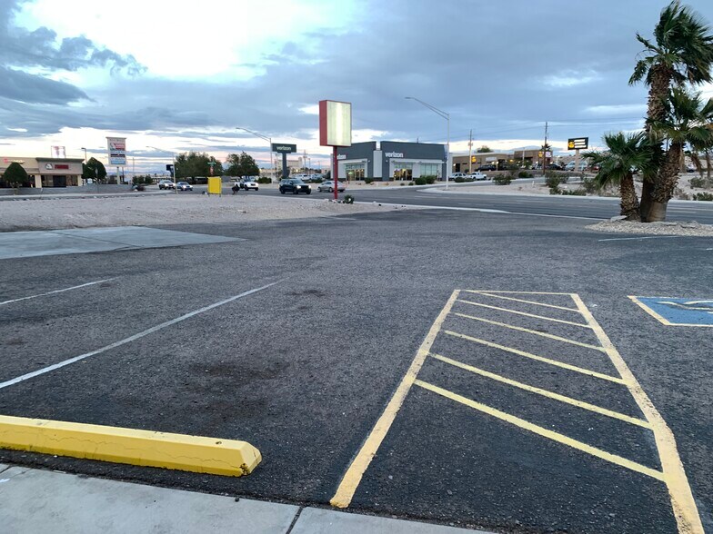 More Photos Of 2715 Highway 95, Bullhead City Self Storage For Lease