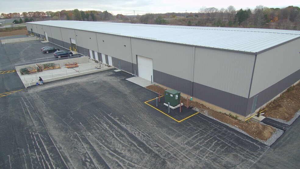 More Photos Of 7001 Appletree Ave, Bergen Warehouse For Lease