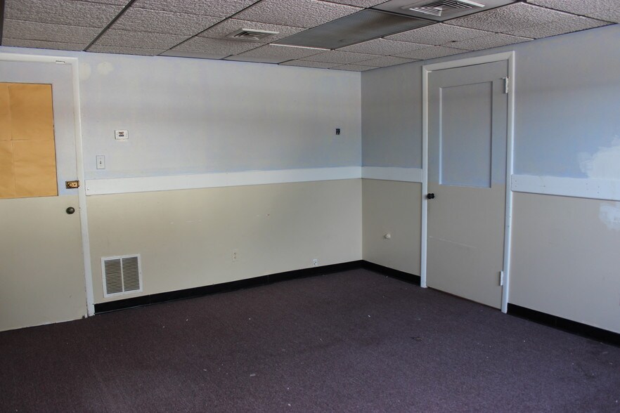 More Photos Of 1384-1388 Dixwell Ave, Hamden Office For Lease