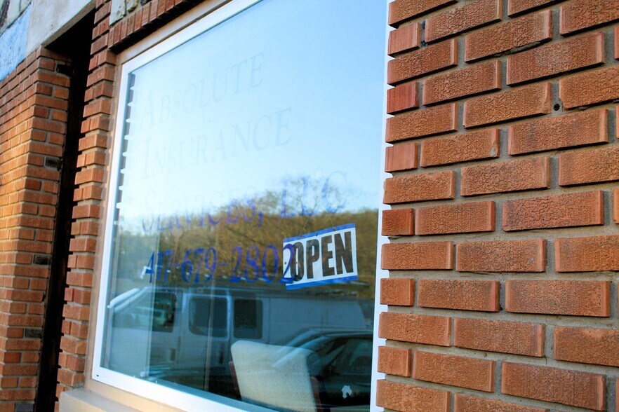 More Photos Of 333 Main St, Gainesville Office For Sale