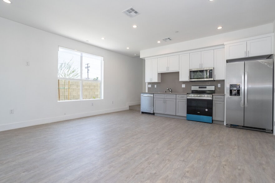 More Photos Of 12647-12649 N Bradley Ave, Sylmar Apartments For Sale