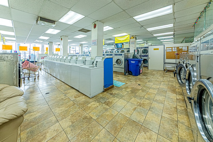 More Photos Of 1756 Pacific Ave, Long Beach Storefront For Sale