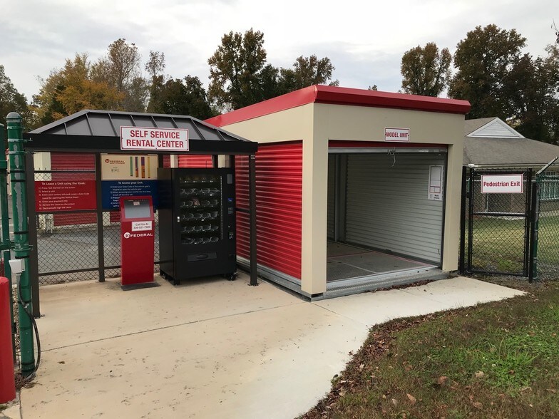 More Photos Of 1825 N Fayetteville St, Asheboro Self Storage For Sale