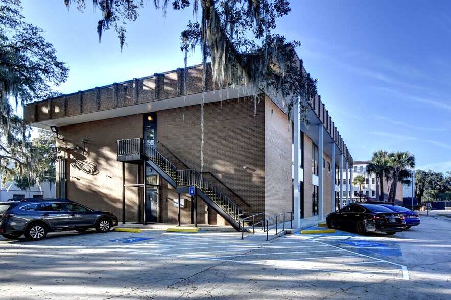 More Photos Of 808 Gloucester St, Brunswick Office For Sale