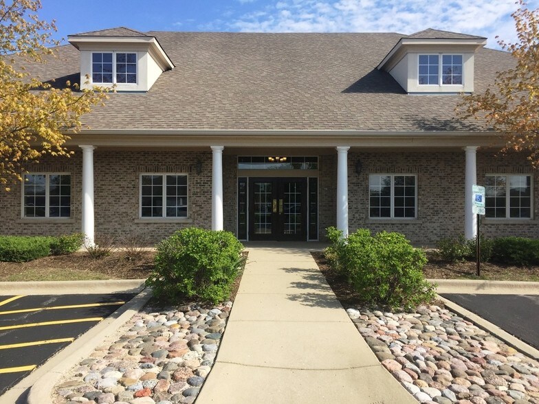 More Photos Of 3 Executive Ct, South Barrington Medical For Lease
