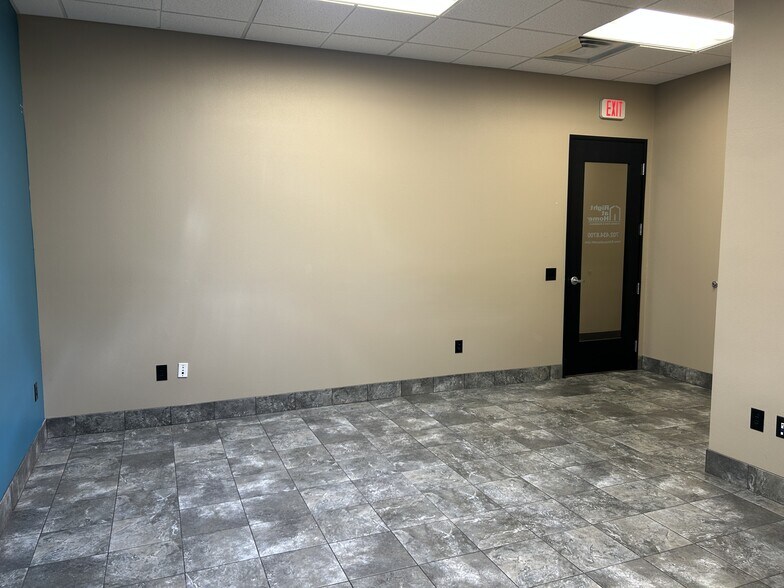 More Photos Of 50 S Stephanie St, Henderson Office For Lease