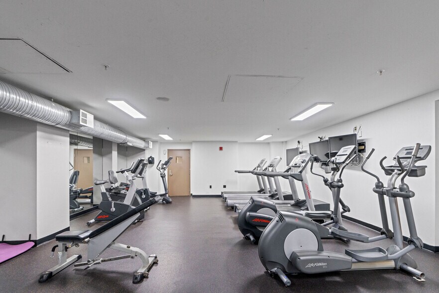 More Photos Of 1-49 N Howard St, Baltimore Unknown For Lease