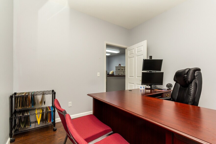 More Photos Of 208 W Highland Rd, Highland Medical For Sale