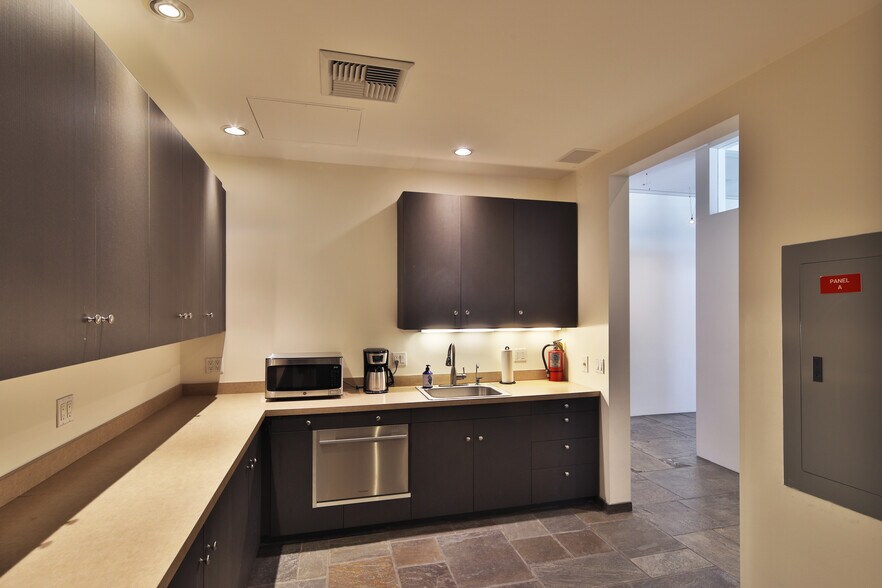 More Photos Of 411 Culver Blvd, Playa Del Rey Office Residential For Sale