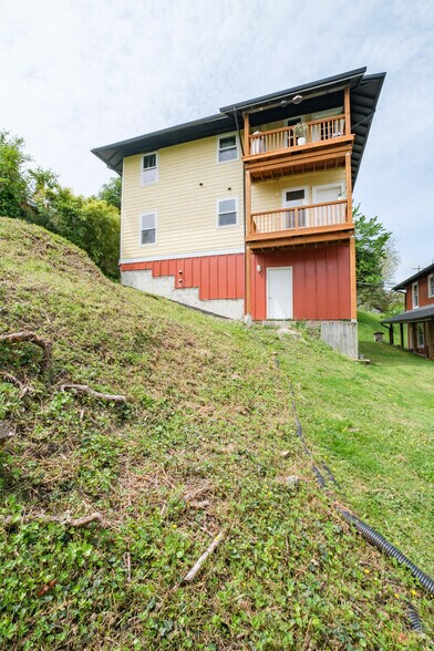 More Photos Of 640 8th St, Astoria Apartments For Sale