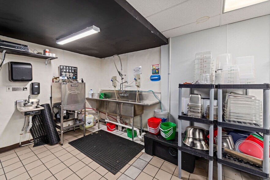 More Photos Of 3014 Memorial Ave, Lynchburg Restaurant For Sale