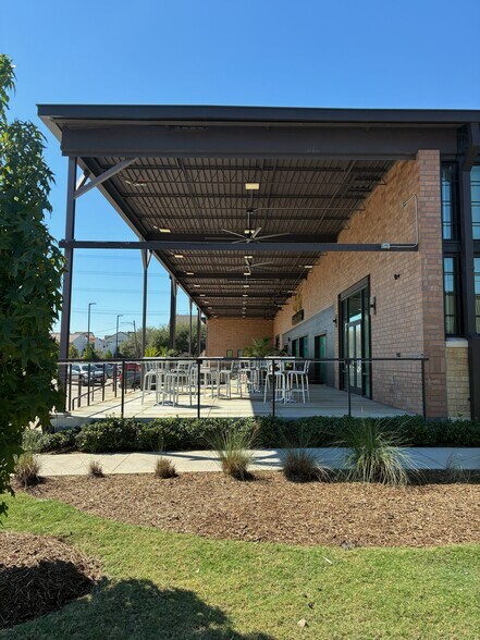 More Photos Of 1102 Delano St, Houston Storefront For Lease