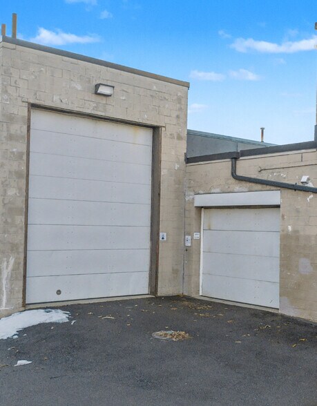 More Photos Of 223 Winthrop Ave, Lawrence Freestanding For Sale