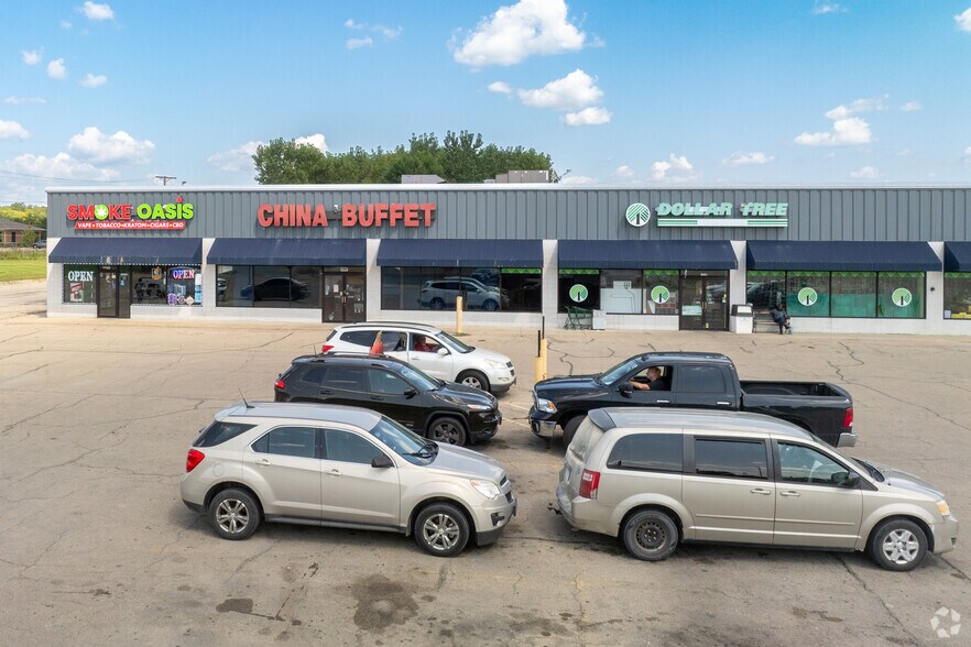 More Photos Of 1801 S West Ave, Freeport Storefront For Sale