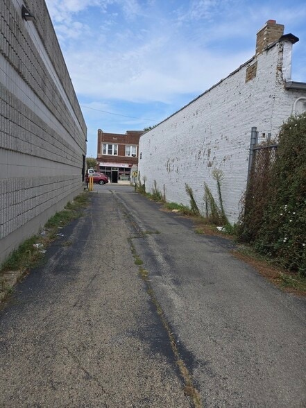 More Photos Of 3711 W Lawrence Ave, Chicago Office Residential For Lease