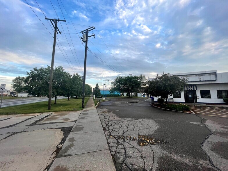 More Photos Of 17431 Dix Rd, Melvindale Fast Food For Lease