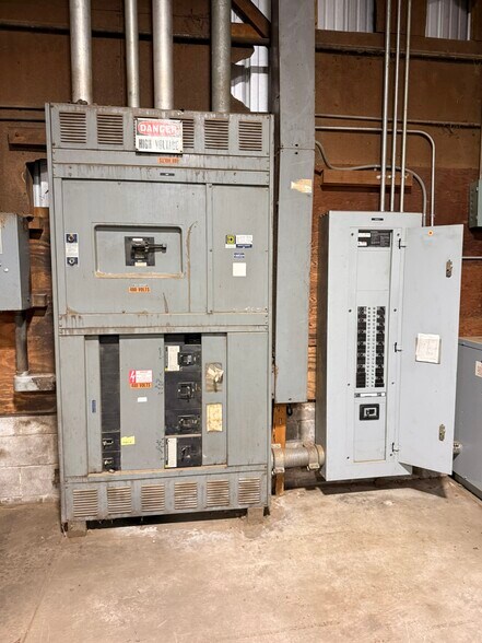 More Photos Of 135 Kensington Ave, Zanesville Warehouse For Lease