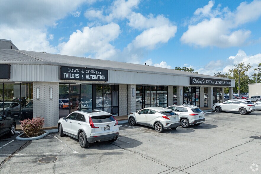 More Photos Of 12653 Memorial Dr, Houston Storefront For Lease