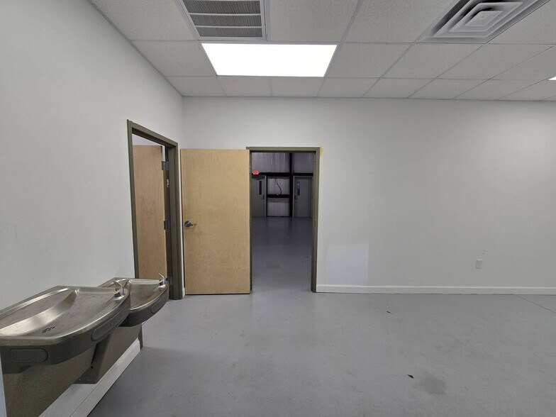 More Photos Of 8625 Gulf Beach Highway hwy, Pensacola Light Distribution For Lease