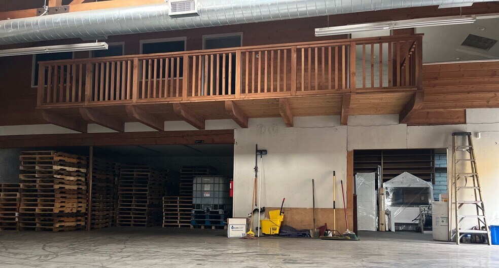 More Photos Of 1000 E Anaheim St, Wilmington Service For Sale