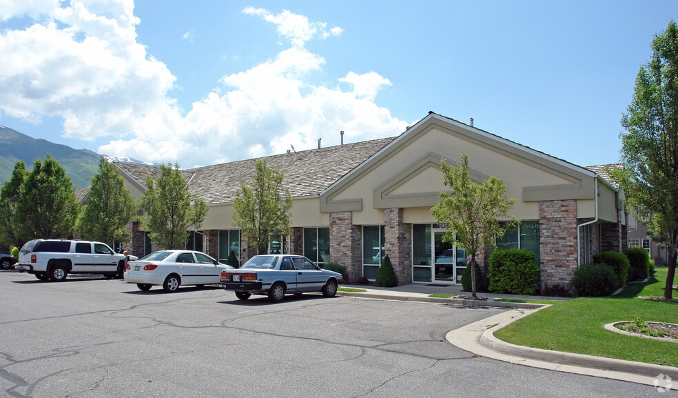 Primary Photo Of 1433 N Highway 89, Farmington Unknown For Lease