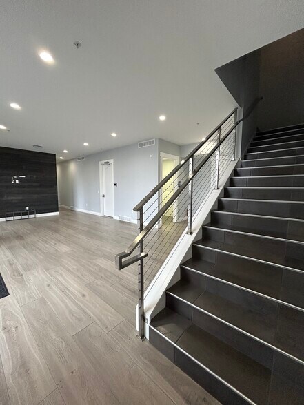 More Photos Of 564 W 700 S, Pleasant Grove Office For Lease