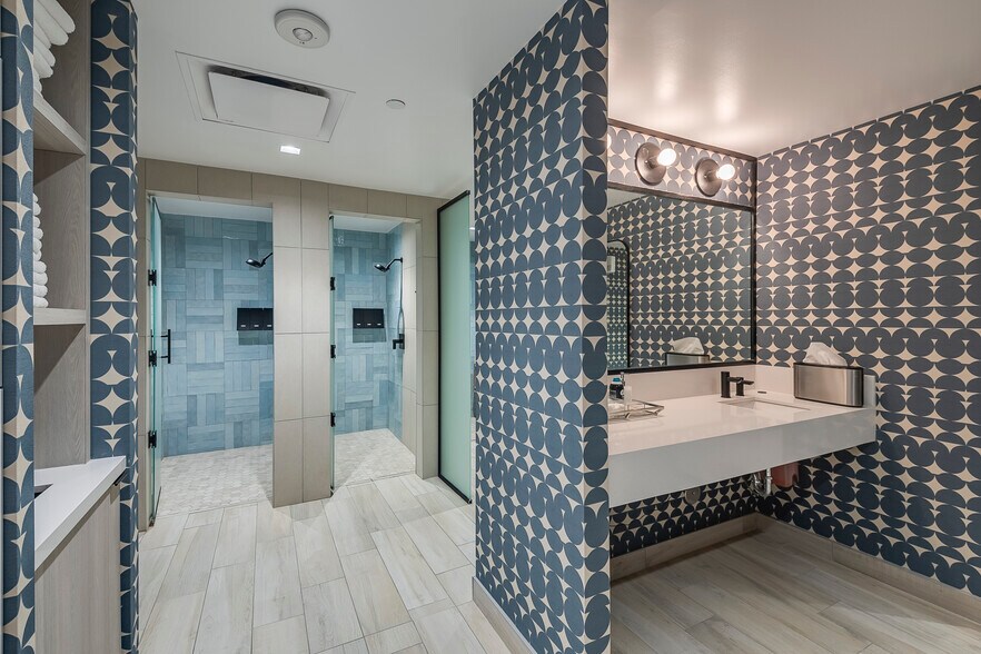 More Photos Of 909 Lake Carolyn Pky, Irving Office For Lease