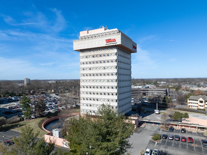 More Photos Of 6100 Dutchmans Ln, Louisville Office For Lease