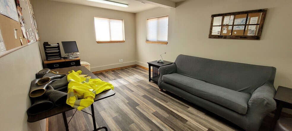 More Photos Of 3101 Vaughn Rd, Great Falls Flex For Sale