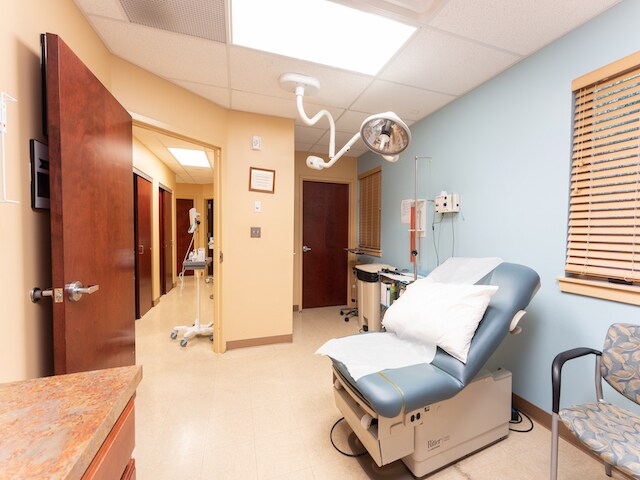 More Photos Of 1051-1103 W Sherman Ave, Vineland Medical For Lease