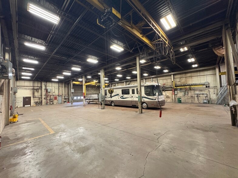 More Photos Of 8011 Davies Rd NW, Edmonton Manufacturing For Sale