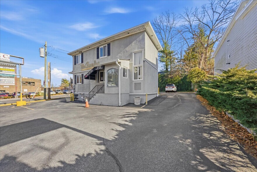 More Photos Of 2132 Central Park Ave, Yonkers Freestanding For Sale