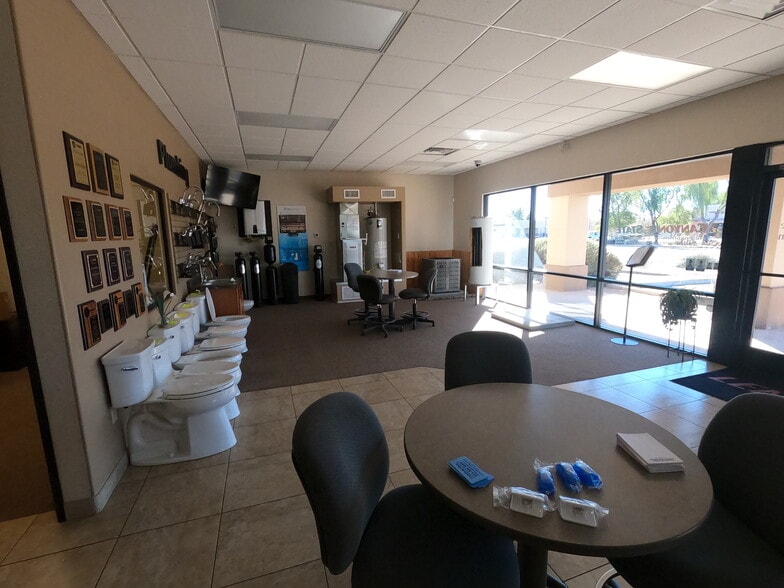 More Photos Of 13632 W Camino Del Sol, Sun City Freestanding For Sale