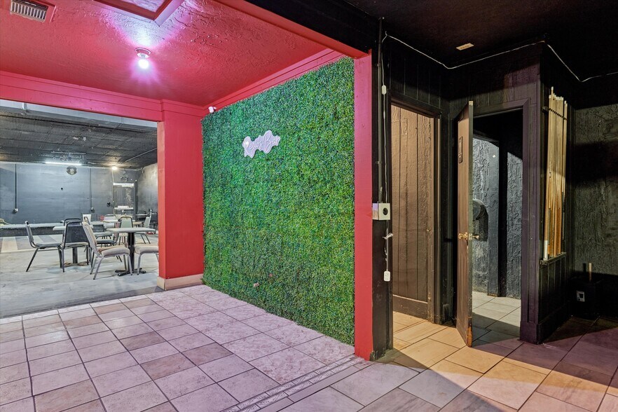 More Photos Of 10935 Aldine Westfield Rd, Houston Bar For Sale