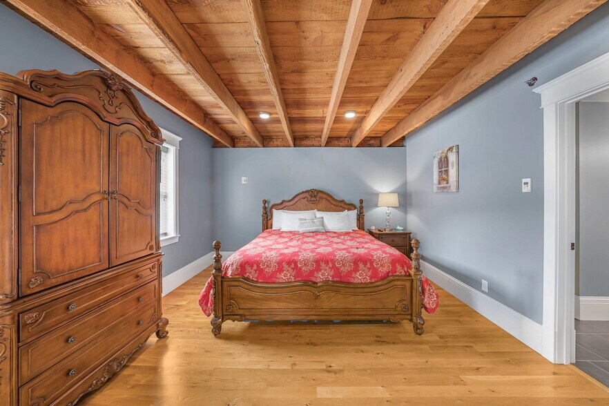 More Photos Of 208-210 Wharf St, Hermann Hospitality For Sale