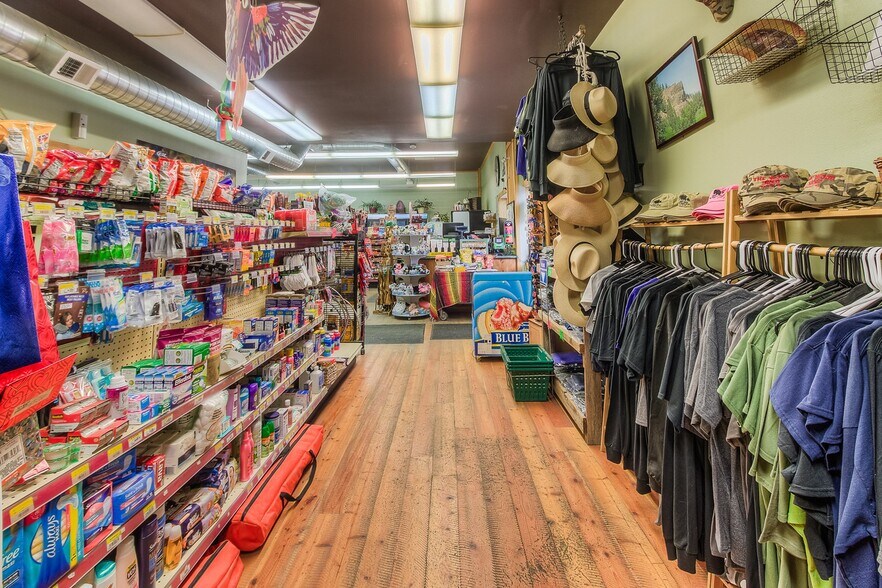More Photos Of 8590 WA-410, Naches Convenience Store For Sale