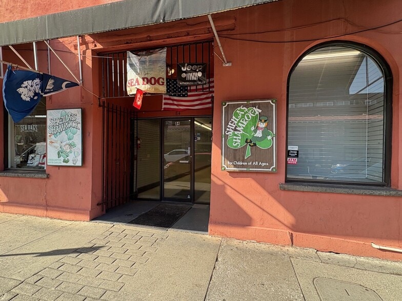 More Photos Of 82-84 N Market St, Charleston Storefront For Lease