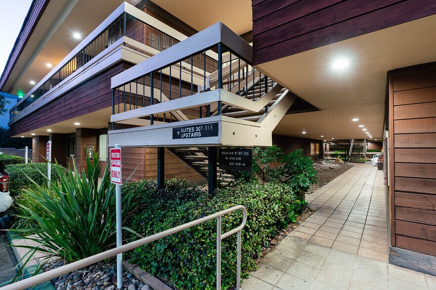 More Photos Of 2831 Camino Del Rio S, San Diego Unknown For Lease