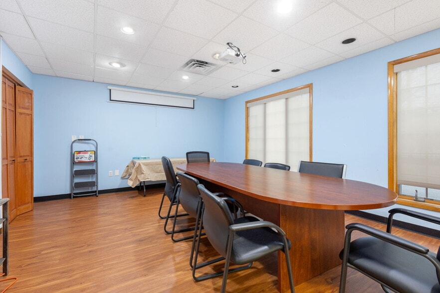 More Photos Of 2622 South Ave, Wappingers Falls Office For Sale