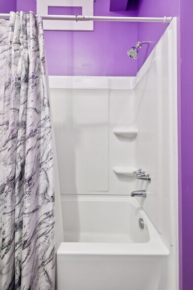 More Photos Of 220 Public Sq, Lafayette General Retail For Sale