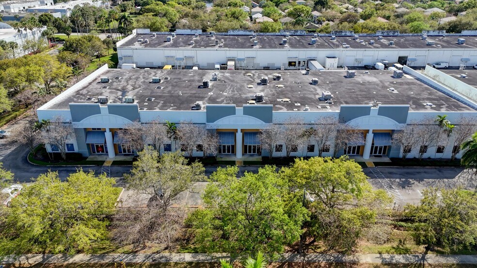 More Photos Of 4800 Lyons Technology Pky, Coconut Creek Warehouse For Lease