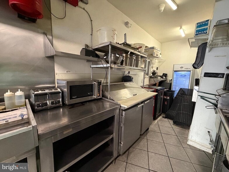 More Photos Of 2101 Reed St, Philadelphia Freestanding For Sale